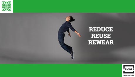 Tricorp Rewear: nachhaltig gut für den Arbeitsalltag In der Mitte Mann in dunkler Kleidung, der hochsprint. Grauer Hintergrund mit grün-weißen Balken; darin Logos "Rewear" und "Tricorp"