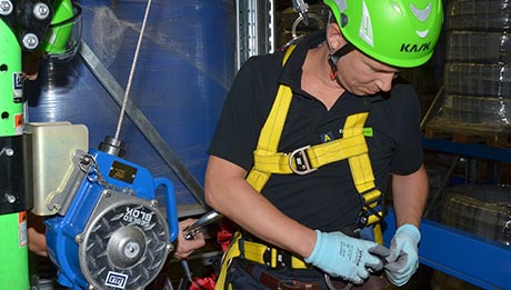 Höhensicherungslehrgang jetzt buchen! Höhensicherungexperte der Carl Nolte Technik im einsatz